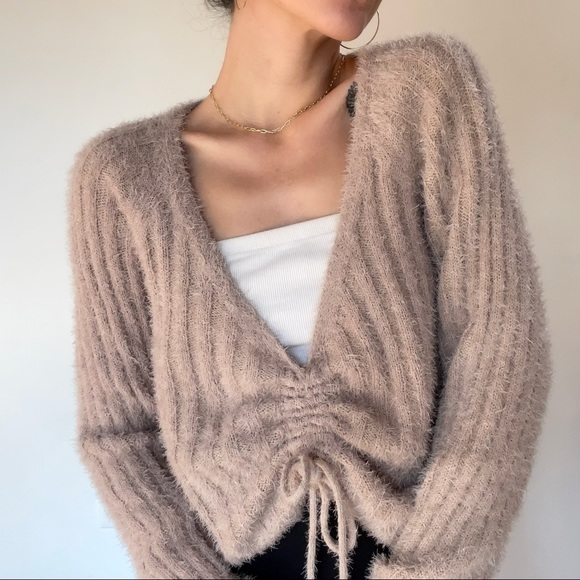 Fuzzy crop sweater - Picture 5 of 9